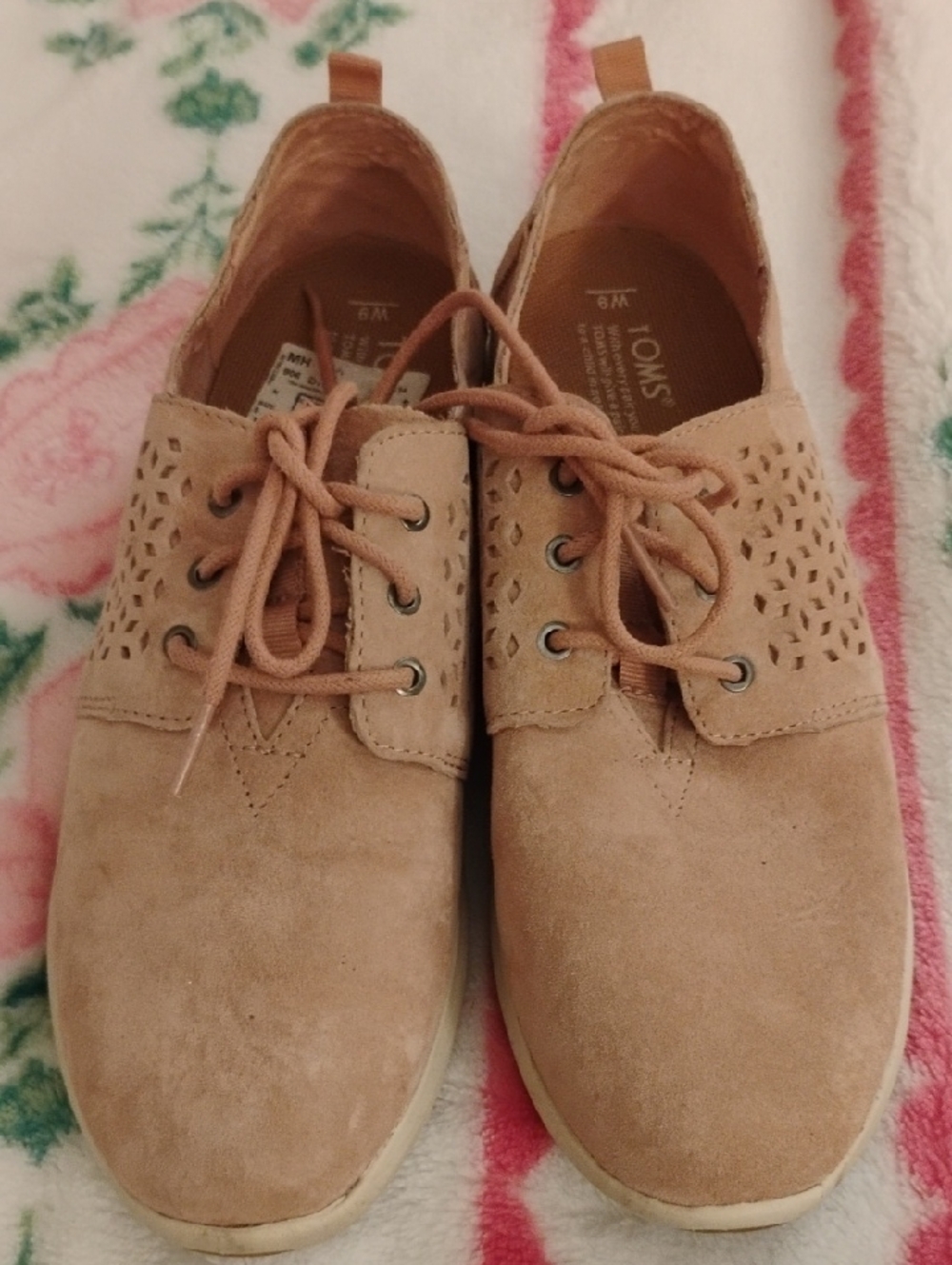 Toms Suede Lace-Up Sneakers in Blush